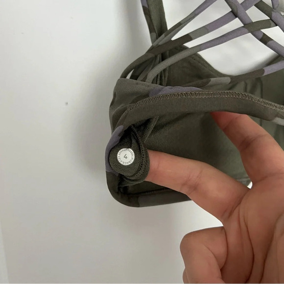 Lululemon Free to Be Bra
Wild *Light Support, A/B Cup - Heritage 365 Camo - Picture 5 of 8